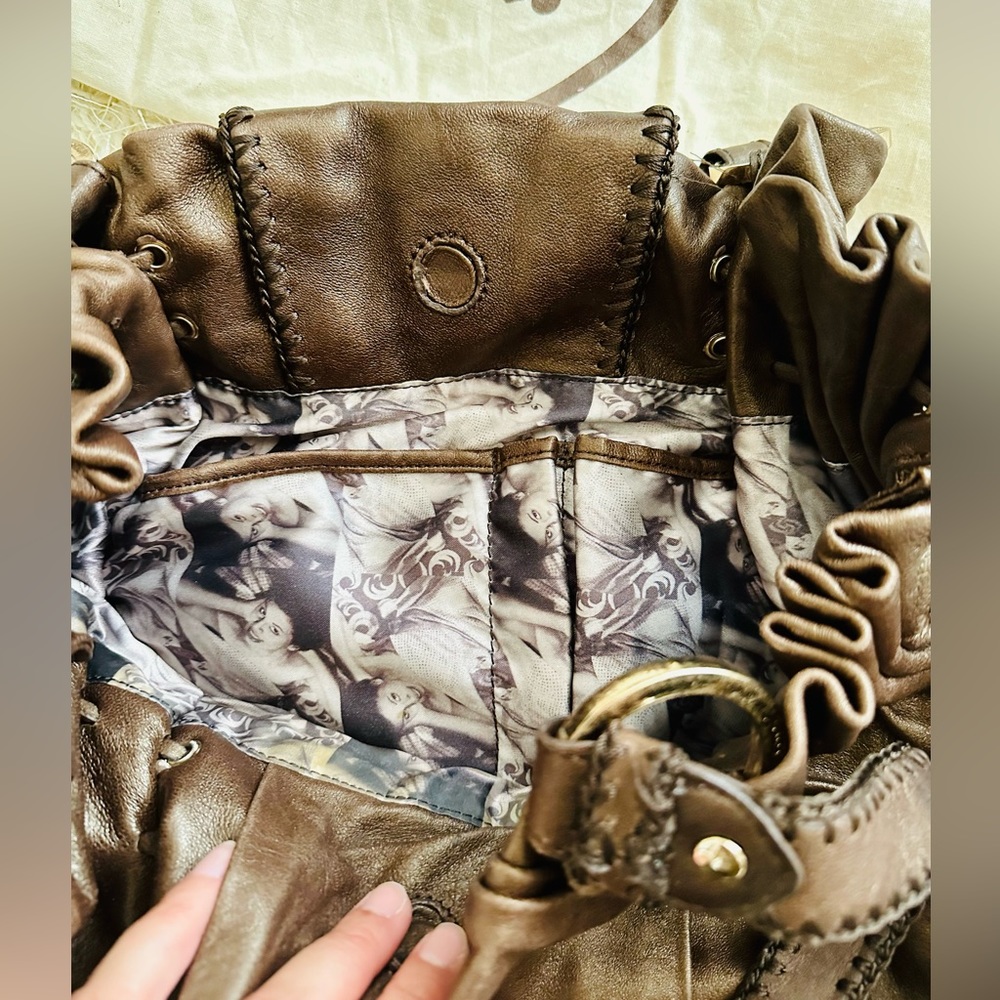 Junior Drake Buttery Soft Leather Handbag, fully lined - Picture 6 of 16